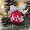 boule de noel en verre avec prénom et ruban noeud deco sapin 2021